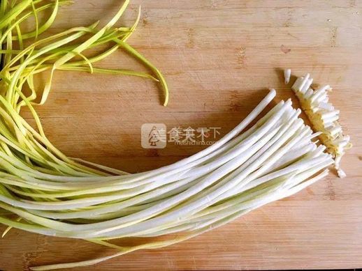 蒜黄和韭黄的区别_吃蒜黄的好处和坏处