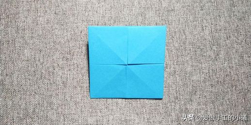 纸衣服的折法_衣服折法简单又快又好看