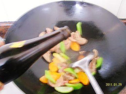 腰花怎么切图解_猪腰花切好的步骤