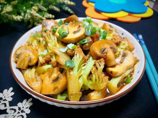 菜花和什么一起炒好吃_菜花和啥搭配炒佳