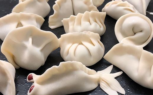 包饺子简笔画_一步一步画一盘饺子
