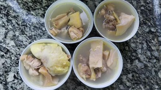 榴莲炖鸡的做法_榴莲炖鸡真的很补吗