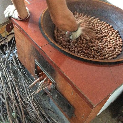 榛子怎么炒熟_榛子生吃好还是炒熟了好