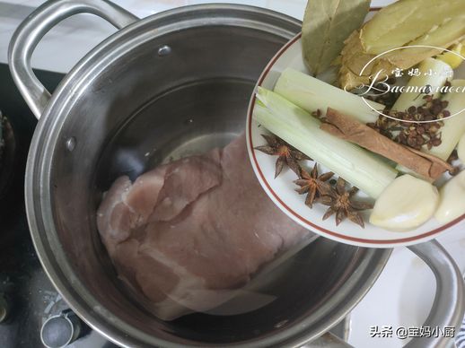 烀肉的做法_煮猪肉的香料有哪些