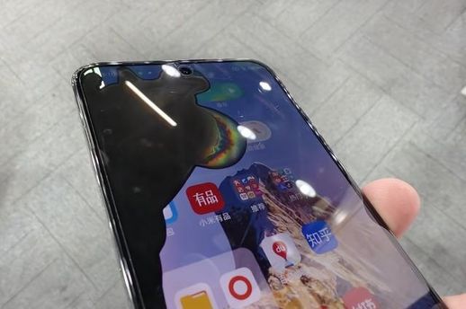 手机屏幕漏液能撑多久_屏幕有个角黑了会蔓延吗