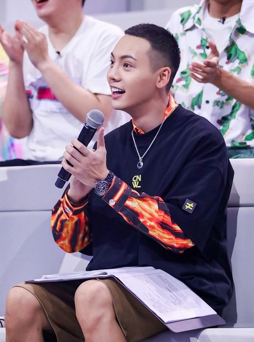 头大脸大男生发型图片_头大脸大男生发型图片大全