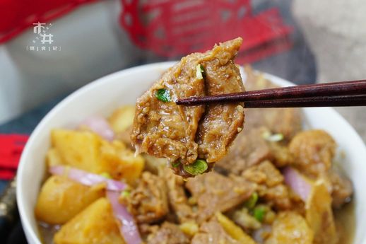 土豆炖牛肉怎么做_生牛肉炖土豆家常做法
