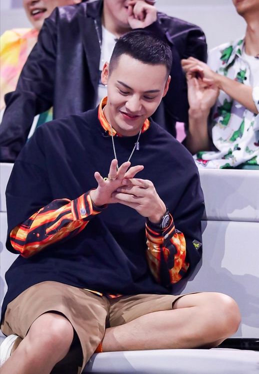 头大脸大男生发型图片_头大脸大男生发型图片大全