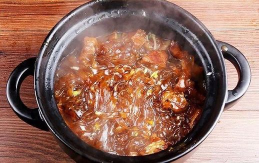 手工红薯粉条制作方法_红薯粉条简单三个步骤