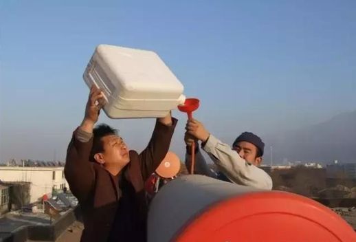 太阳能清洗一次多少钱_太阳能清洗价目表
