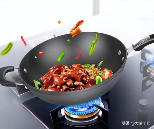 不粘锅涂层脱落还能用吗_不粘锅涂层不小心弄破了一点