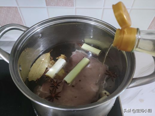 烀肉的做法_煮猪肉的香料有哪些