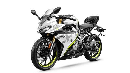 春风250摩托车_春风250sr落地多少钱
